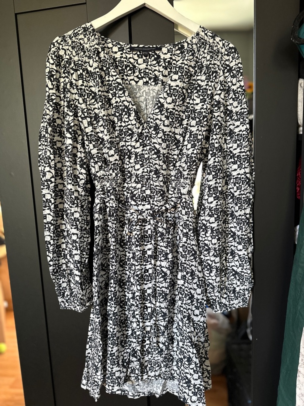 French Connection Black and White Floral Summer Long-Sleeve Dress Size 6
